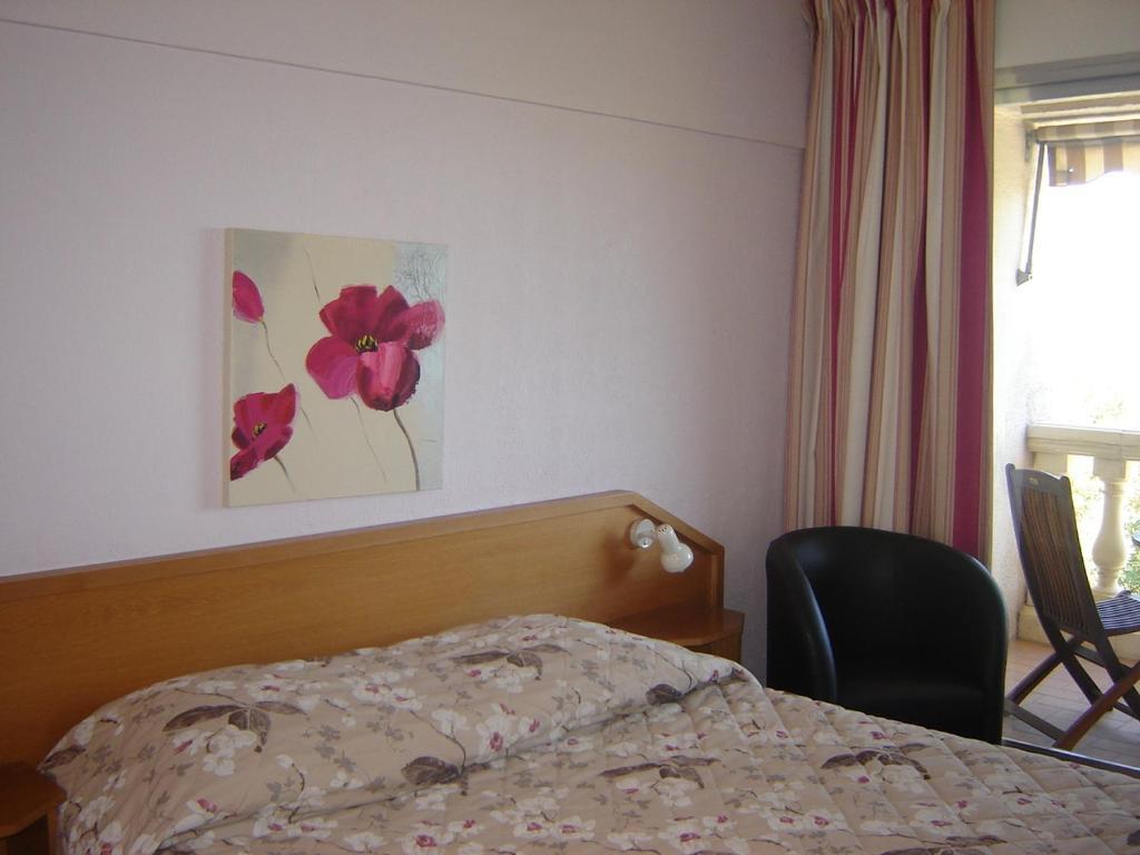 Logis Hotel Le Col De L'Ange Draguignan Cameră foto